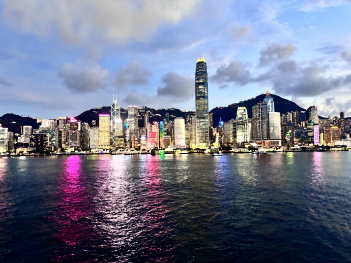 香港,香港,一座活力四溢的璀璨明珠,无限商机等你来发掘!