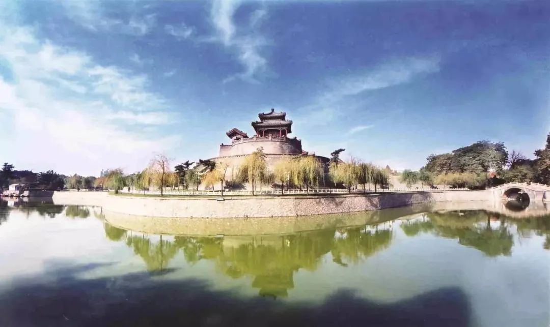 古城黄昏,剑指苍穹——邯郸独行者